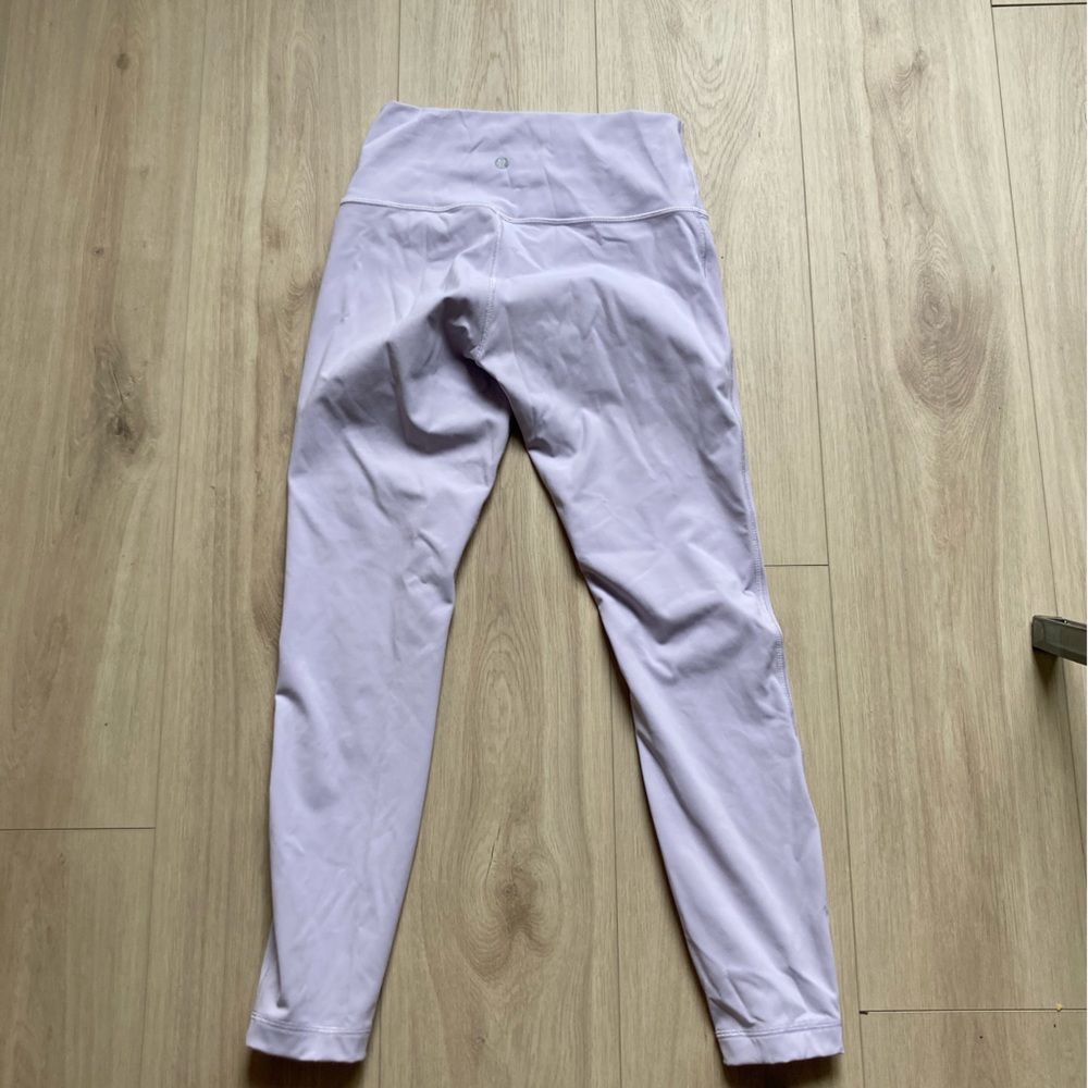 LuLuLemon light lavender ankle leggings. Size 6. Great condition!